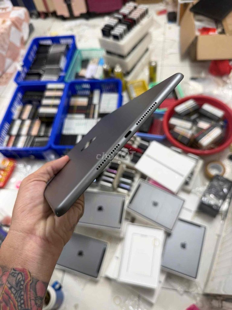Apple iPad Gen 9 Wifi + 4G 64GB Xám 99%. Mua bán Máy tính bảng tại Quận 7 Tp Hồ Chí Minh được đăng bởi Tùng tài hình 1