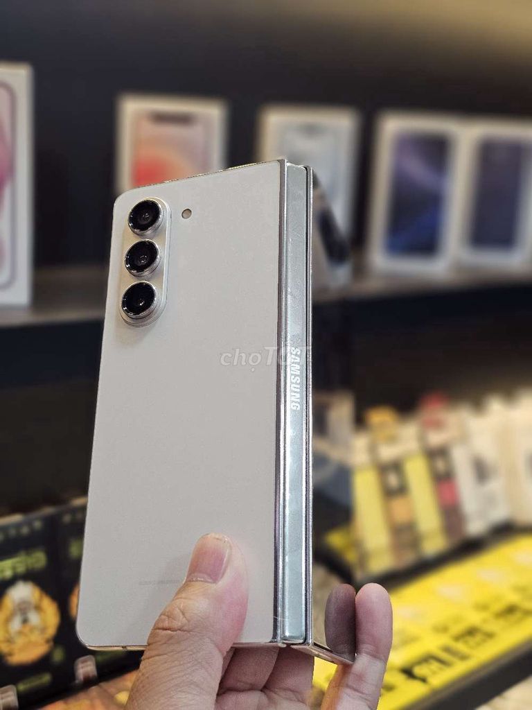 Samsung Galaxy Fold 5 256Gb Trắng. Mua bán Điện thoại tại Quận Ninh Kiều Cần Thơ được đăng bởi Thinhmobile Cần thơ  hình 1
