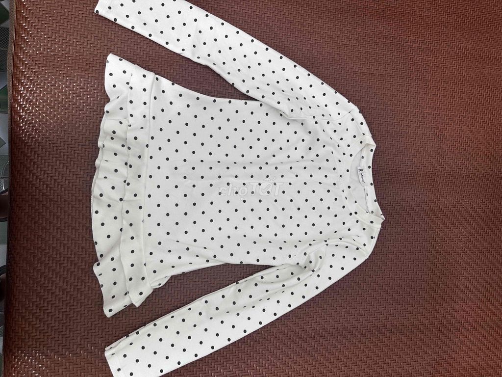 Áo dài tay Nữ Trắng chấm bi đen. Mua bán Quần áo tại Thị xã Quảng Yên Quảng Ninh được đăng bởi Nguyễn Vân hình 1