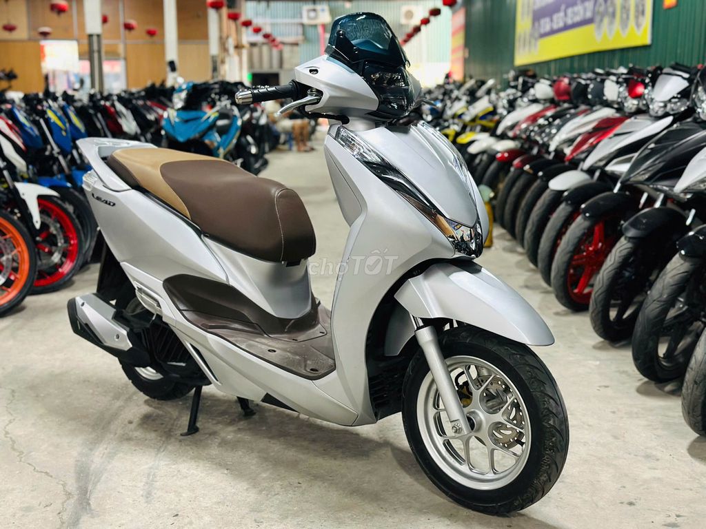 XE MÁYTHANH TÙNG_LEAD 125 XÁM BẠC ĐÈN LED KHÓA SMK. Mua bán Xe máy tại Quận Nam Từ Liêm Hà Nội được đăng bởi THANH TÙNG hình 1