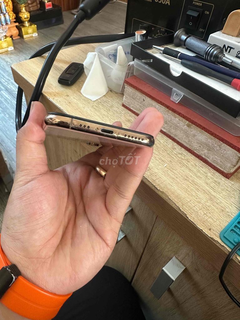 Apple iPhone XS Vàng. Mua bán Điện thoại tại Quận Cẩm Lệ Đà Nẵng được đăng bởi Nguyễn Văn Công Thành hình 1