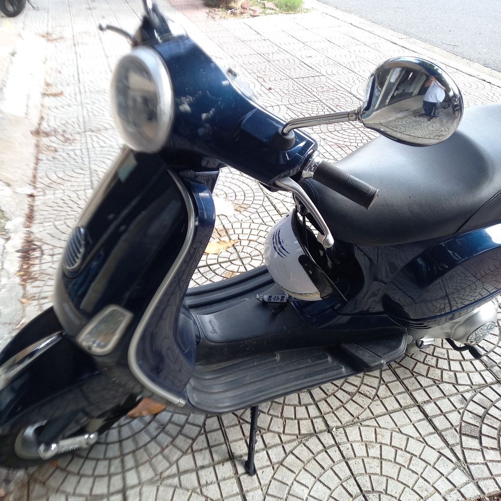 Bán xe Vespa xanh dương 2011. Mua bán Xe máy tại Quận Sơn Trà Đà Nẵng được đăng bởi Út Nguyễn hình 1