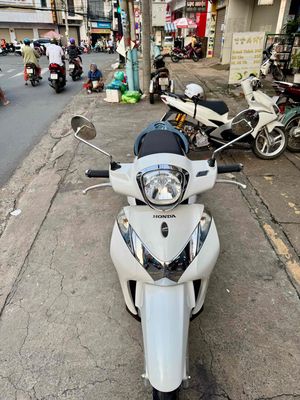 🔵🔵 SH Mode trắng nâu cuối 2014 rất đẹp có góp. Mua bán Xe máy tại Thành phố Biên Hòa Đồng Nai được đăng bởi XE MÁY CŨ THÀNH MỸ 