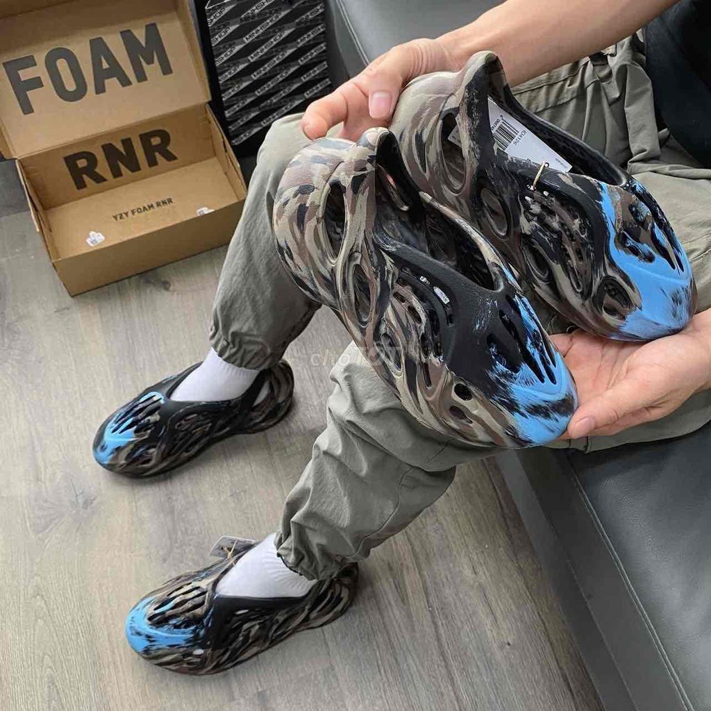 Giày Adidas Yeezy Foam Runner Đen, Xanh, Nâu. Mua bán Giày dép tại Thành phố Huế Thừa Thiên Huế được đăng bởi nam hoang hình 1