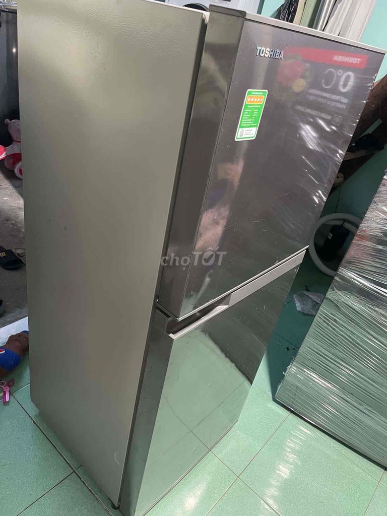 Tủ lạnh Toshiba 194l Inverter Xám. Mua bán Tủ lạnh tại Quận Cẩm Lệ Đà Nẵng được đăng bởi Nguyễn Thị Bích Liên hình 1