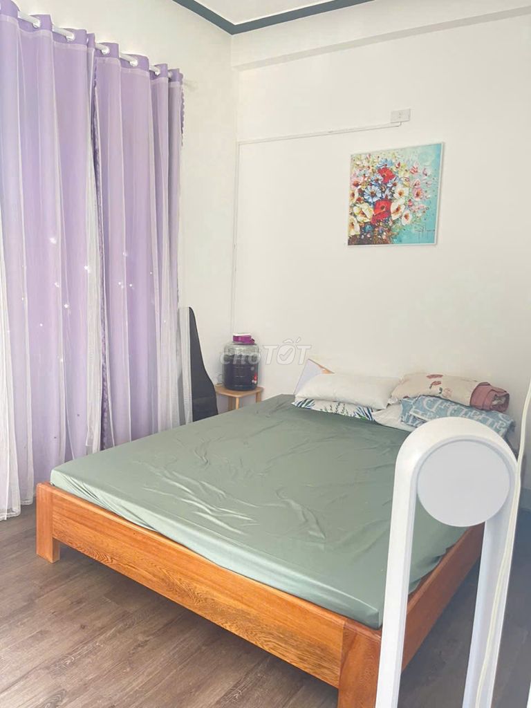 Bán nhà 3 tầng hẻm rộng cạn full nội thất cao cấp gần chợ khu 6 