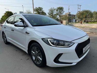 Hyundai Elantra 2016 Số tự động Trắng