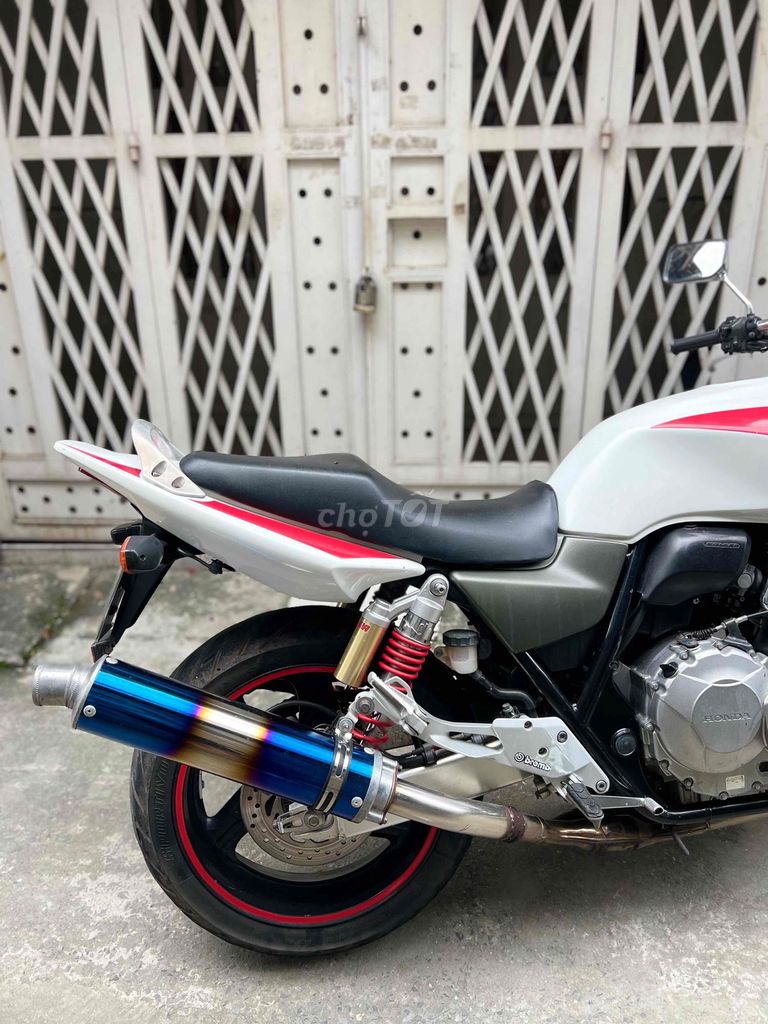 Honda CB400 Revo Trắng Đỏ bản đặc biệt phanh ABS. Mua bán Xe máy tại Quận Gò Vấp Tp Hồ Chí Minh được đăng bởi Minh Tùng hình 4