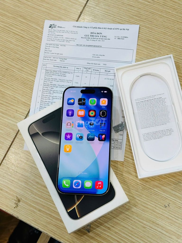 iPhone 16 Pro 256GB Chính Hãng VNA Fullbox. Mua bán Điện thoại tại Quận Đống Đa Hà Nội được đăng bởi Thế Hoàng hình 1