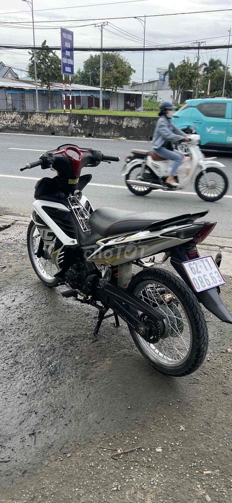 cần bán Exciter đời 2017 máy zin. Mua bán Xe máy tại Huyện Long Hồ Vĩnh Long được đăng bởi Hồng Thiên Nhân hình 1