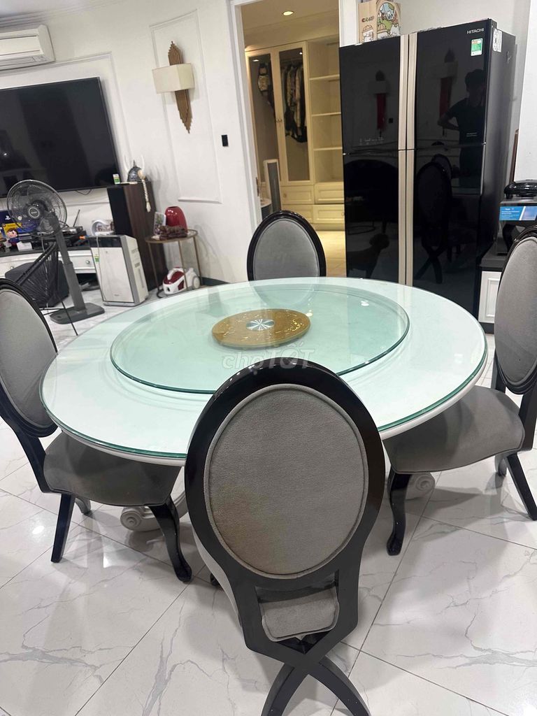 Bàn ăn Kính tròn 120cm kèm 4 ghế. Mua bán Bàn ghế tại Quận Đống Đa Hà Nội được đăng bởi Khánh Nam Nguyễn hình 1