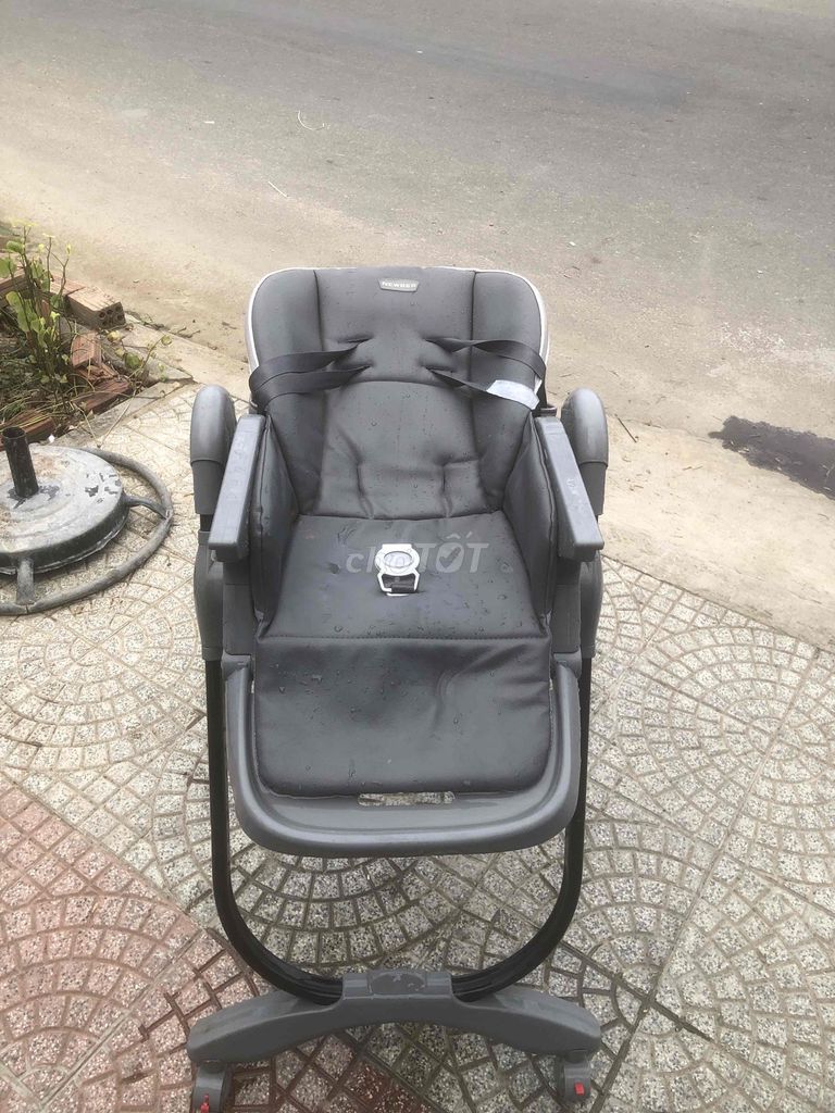 Ghế ăn dặm Xám gấp gọn. Mua bán Mẹ và bé tại Quận Ngũ Hành Sơn Đà Nẵng được đăng bởi Minh Đức hình 1