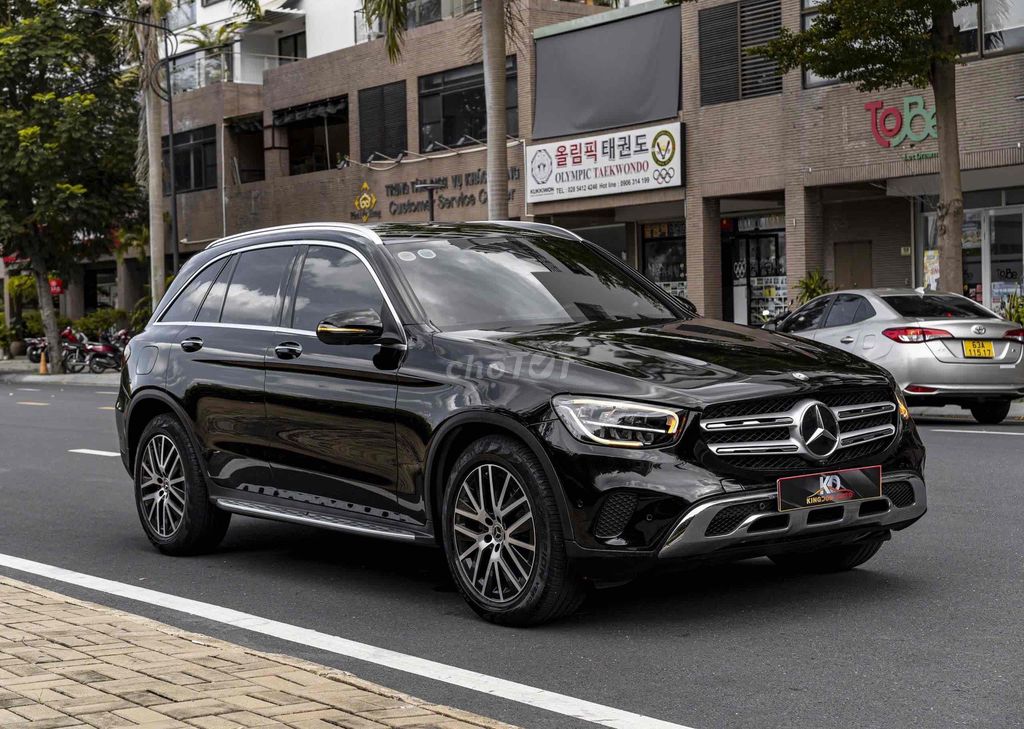 GLC200 4MATIC 2023 màu đen cá nhân 1 chủ siêu đẹp. Mua bán Ô tô tại Quận 7 Tp Hồ Chí Minh được đăng bởi Dương Phương hình 3