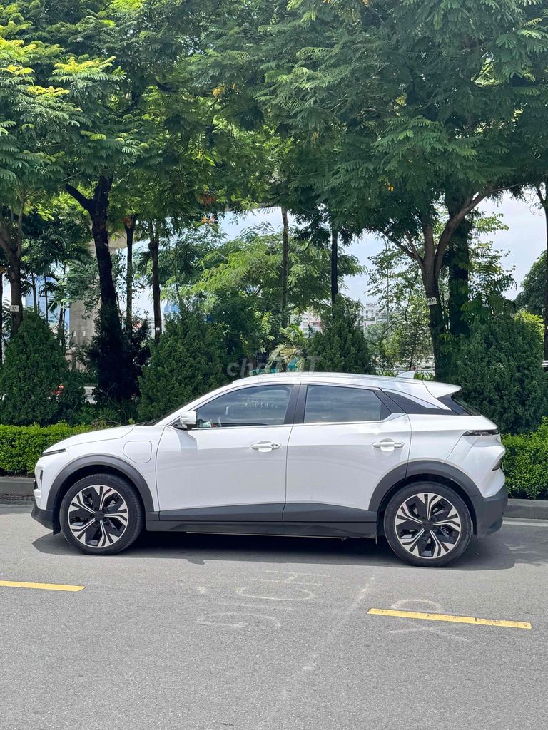 VinFast VF6 Plus 2025 Белоснежный