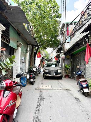 Nhà phố 4m x 13m 4 tầng đường Tân Thới Hiệp 21 đang mở rộng 35m