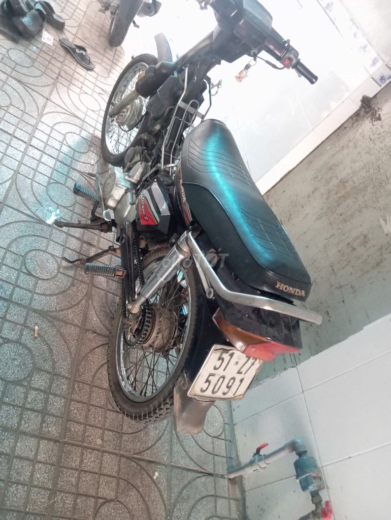 Honda Dream II màu Đen. Mua bán Xe máy tại Thành phố Thủ Dầu Một Bình Dương được đăng bởi Hồ Quân Nhân hình 1