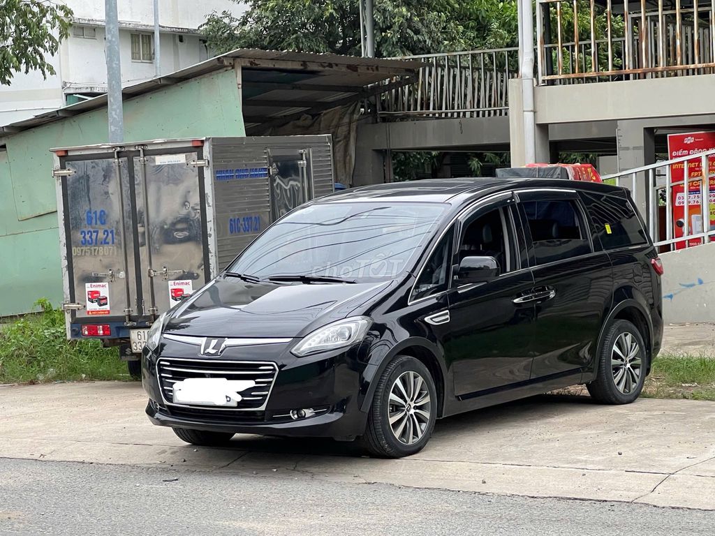 Ô tô Luxgen M7 màu đen 7 chỗ. Mua bán Ô tô tại Thành phố Thuận An Bình Dương được đăng bởi Uông Sỹ Vũ hình 1