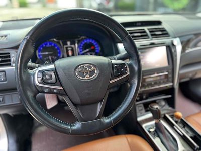 Camry ghế Da Bò 2018 2.5Q màu nâu vàng bao ra tên