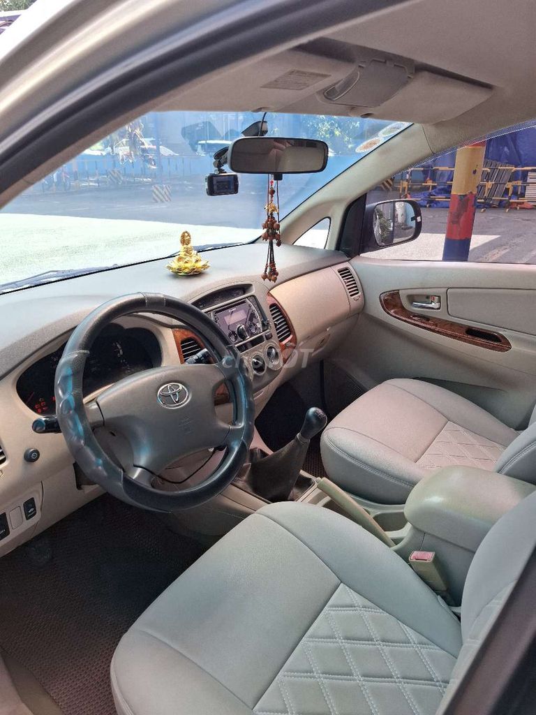Toyota Innova Bạc 7 chỗ Số sàn. Mua bán Ô tô tại Quận Gò Vấp Tp Hồ Chí Minh được đăng bởi Dũng hình 1