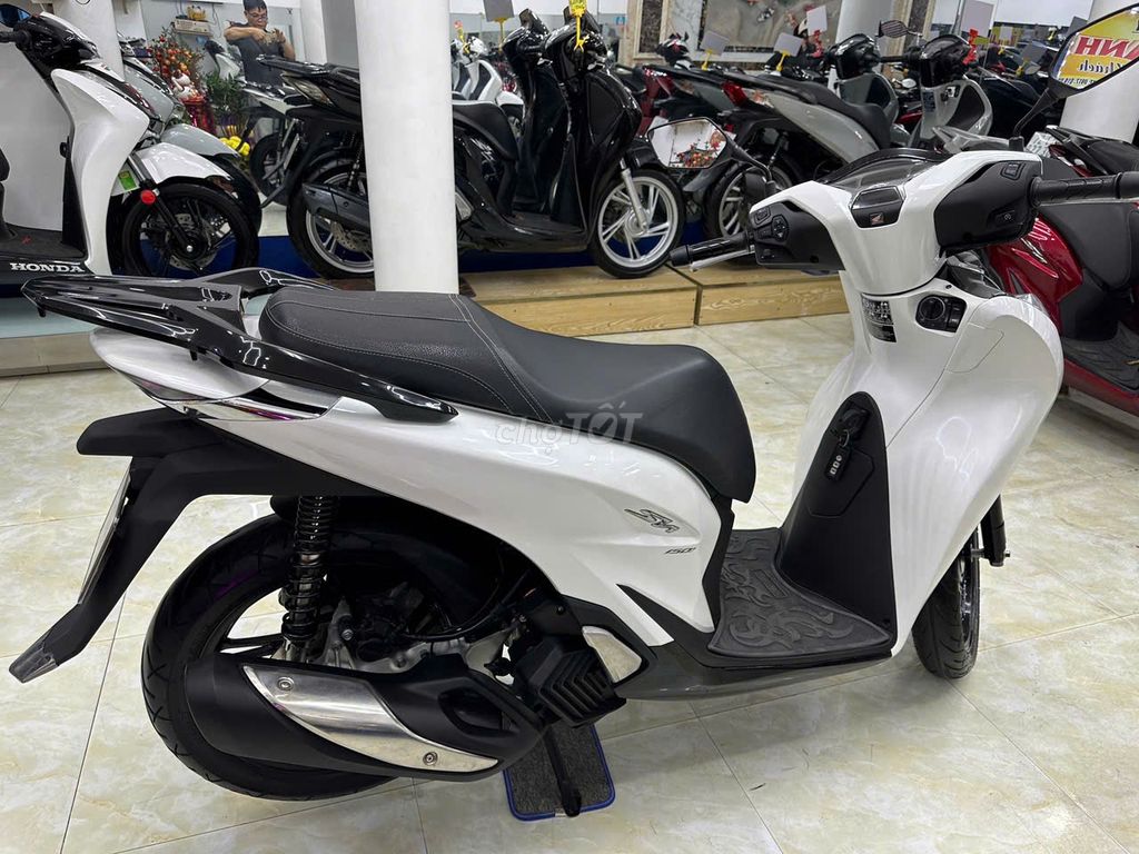 🌈MỚI VỀ SH 150  Abs Màu trắng cực hót. Mua bán Xe máy tại Thành phố Vũng Tàu Bà Rịa - Vũng Tàu được đăng bởi XE MÁY BẢO THANH  TPVŨNG TÀU hình 14