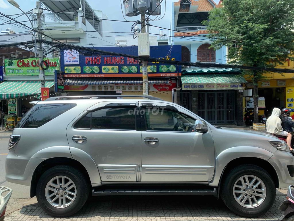 Toyota Fortuner 2014 2.7V 4x2 AT - 79000 km. Mua bán Ô tô tại Quận Gò Vấp Tp Hồ Chí Minh được đăng bởi Tâm hình 8