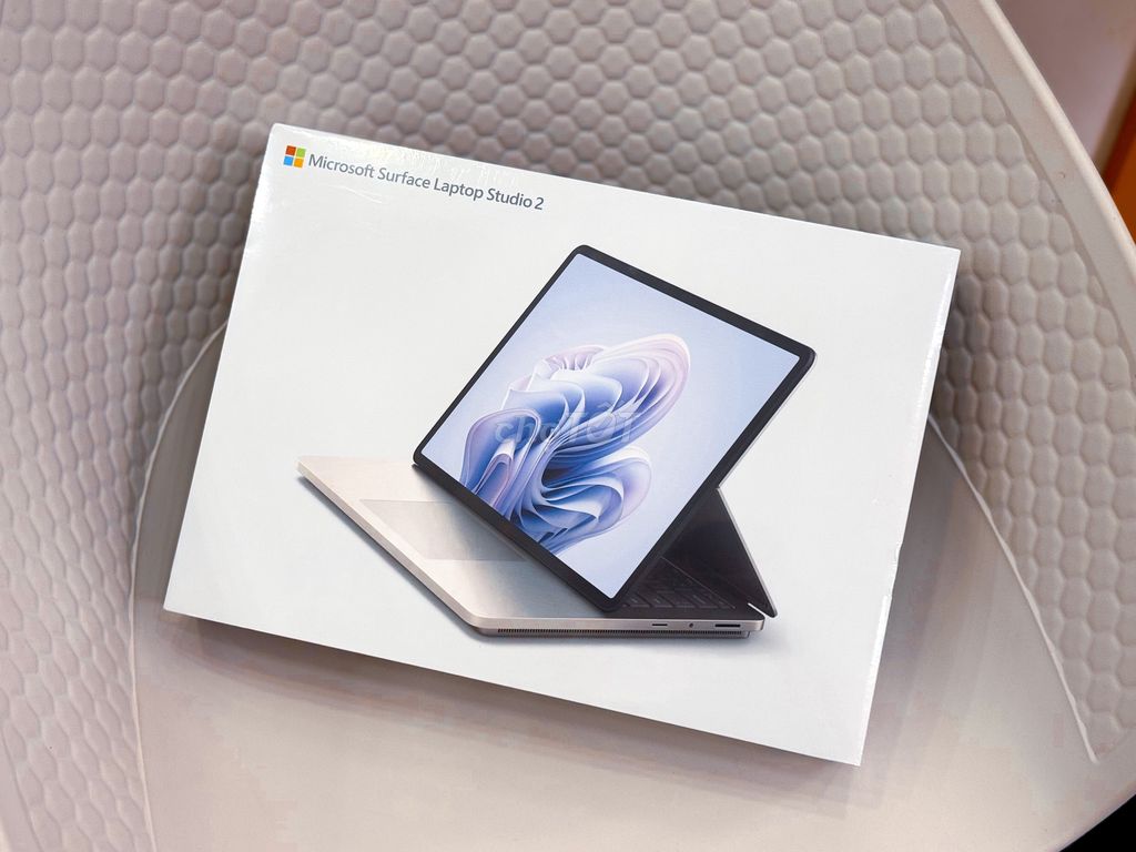 Surface Laptop Studio 2, i7, 64GB, 2TB, RTX 4060