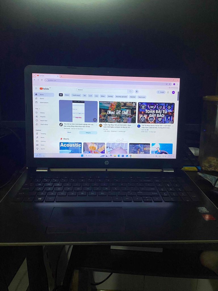 bán con hp i7 hoạt động bình thường