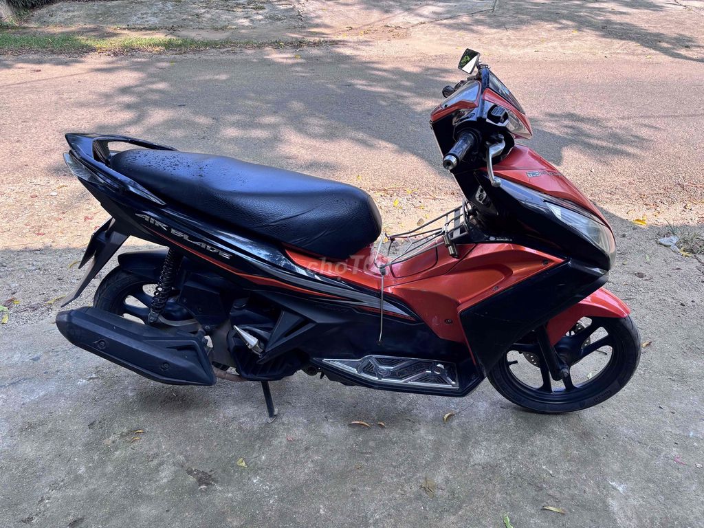 Honda Air Blade, черно-золотой