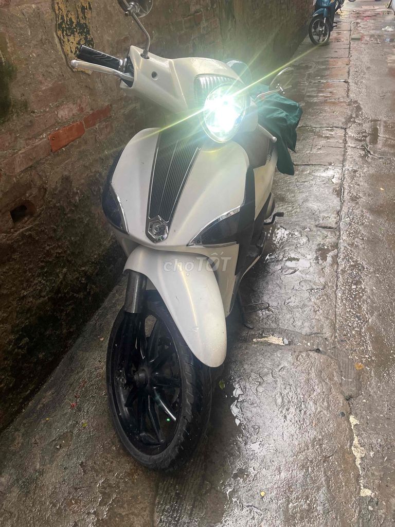 Piagio Libetty 2011 trắng 125 tay ga. Mua bán Xe máy tại Quận Đống Đa Hà Nội được đăng bởi nguỵ đình sơn hình 6