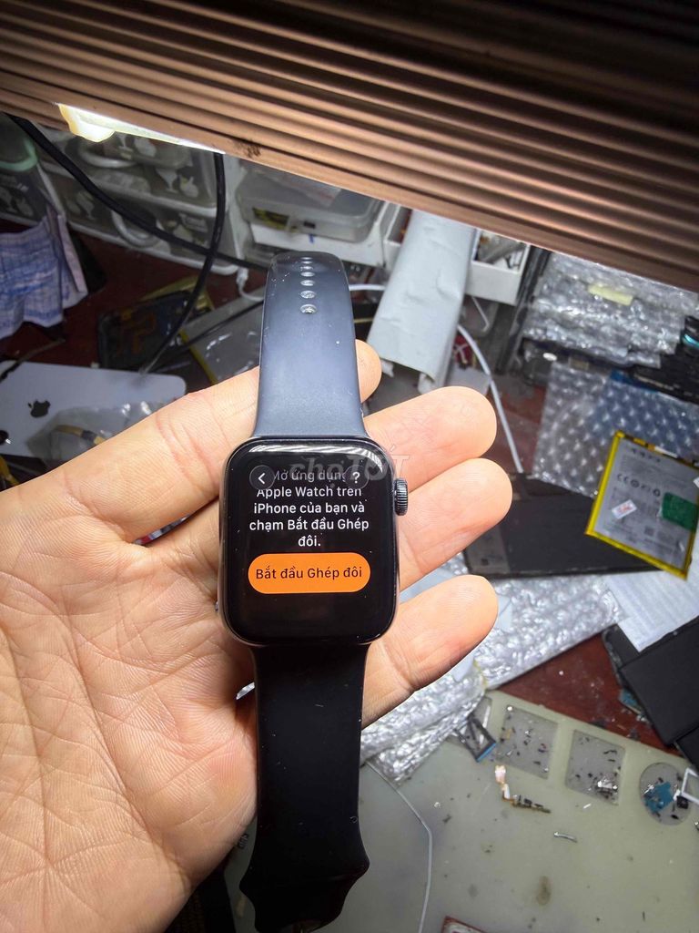 Apple Watch Se. Mua bán Thiết bị đeo thông minh tại Thành phố Thủ Dầu Một Bình Dương được đăng bởi Quang Sáng  hình 1