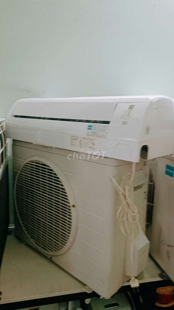 Máy lạnh Daikin 1hp inverter zin đẹp