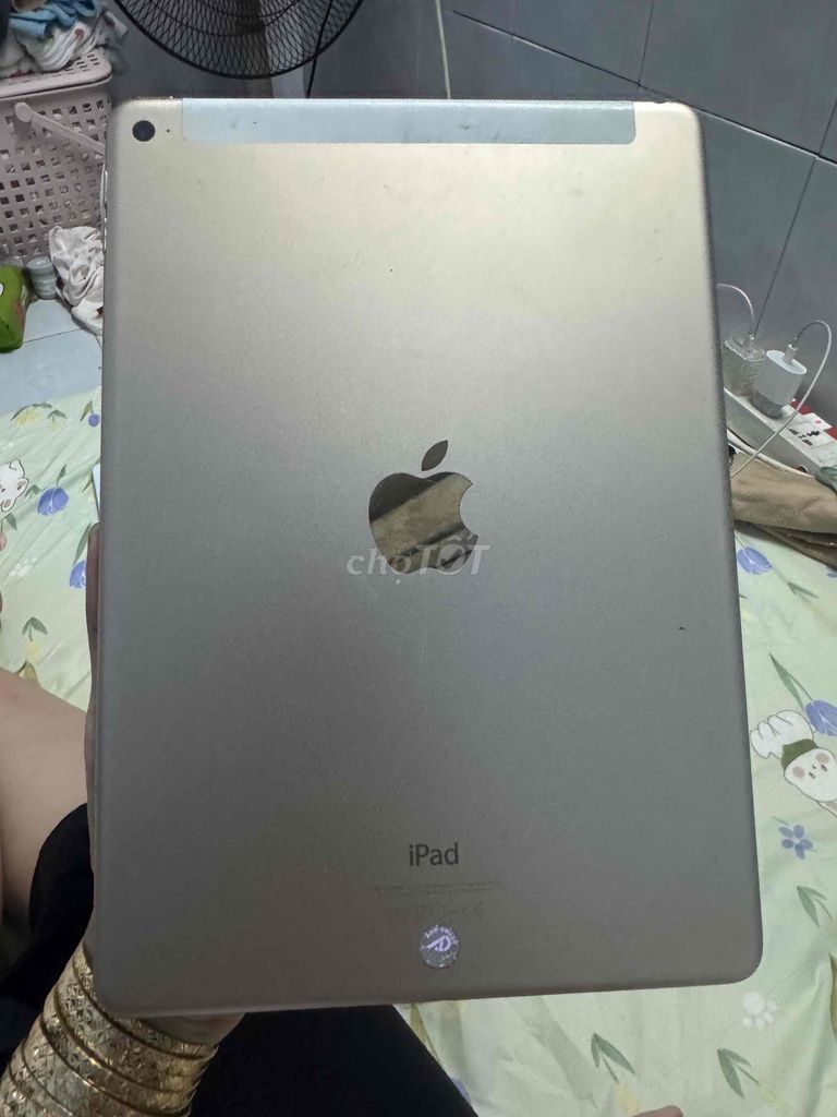 Apple iPad Air 2 64GB Vàng. Mua bán Máy tính bảng tại Quận 12 Tp Hồ Chí Minh được đăng bởi Trân  hình 1