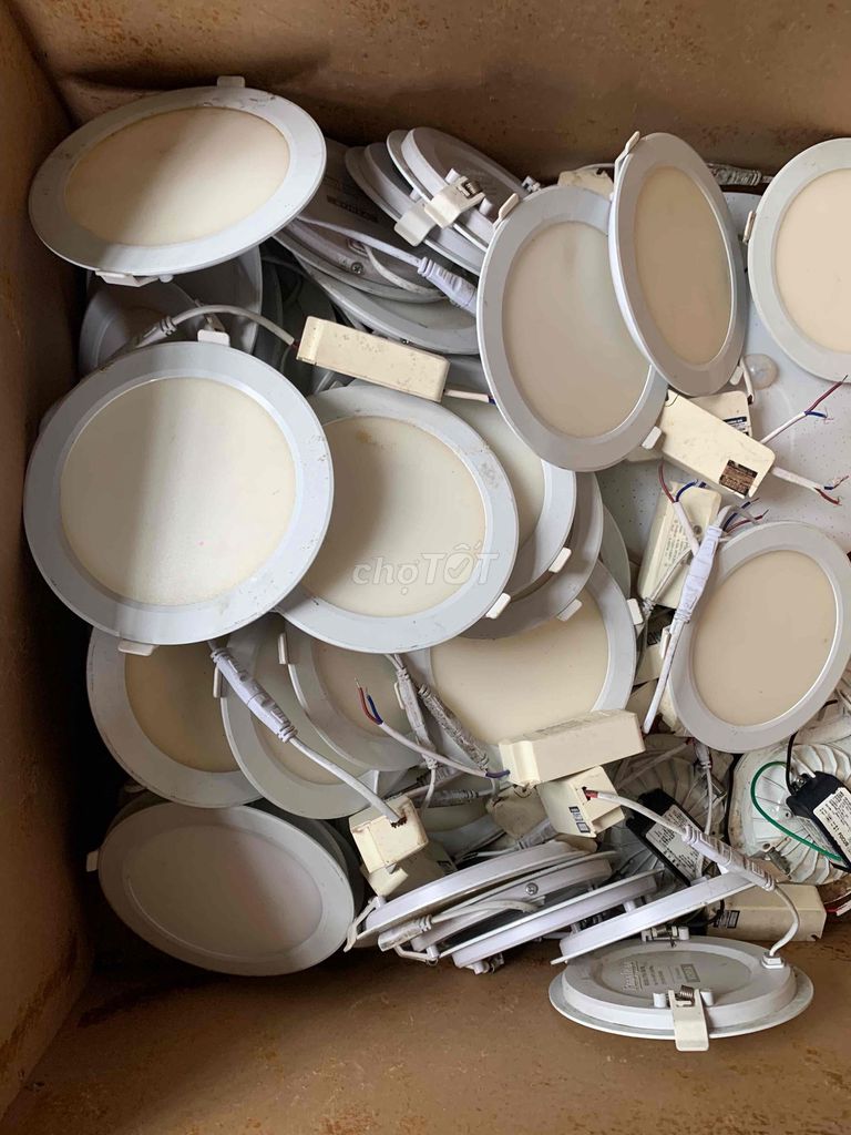 Bóng đèn LED Rạng Đông Trắng 9W. Mua bán Đèn tại Quận 7 Tp Hồ Chí Minh được đăng bởi phan phuoc hình 1