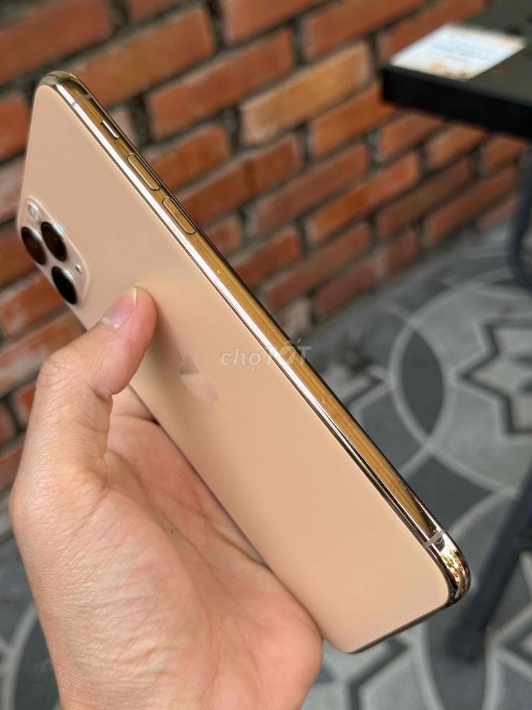 11 Pro Max 256GB Vàng 256gb quốc tế. Mua bán Điện thoại tại Thành phố Đà Lạt Lâm Đồng được đăng bởi nhanh gọn lẹ hình 1