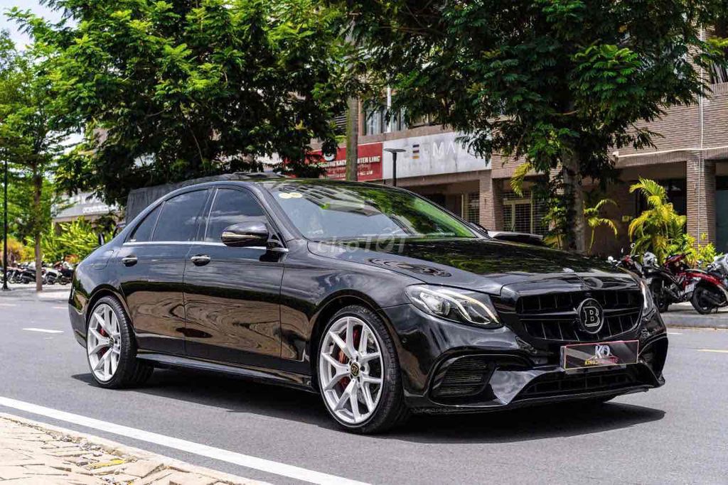 E200 2020 up full E63 màu đen nội thất nâu giá tôt. Mua bán Ô tô tại Quận 7 Tp Hồ Chí Minh được đăng bởi Dương Phương hình 4