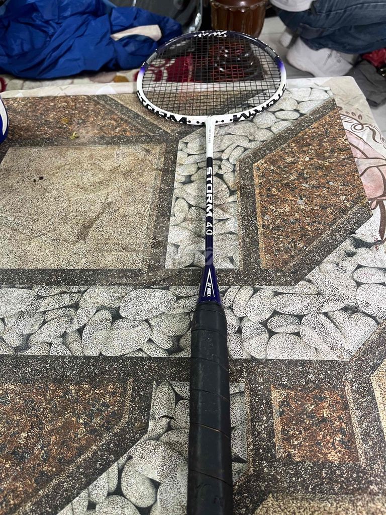 Vợt cầu lông Yonex Storm 4.0 Trắng Tím Đen. Mua bán Đồ thể thao, Dã ngoại tại Quận Hoàng Mai Hà Nội được đăng bởi Kairiyeudau hình 1