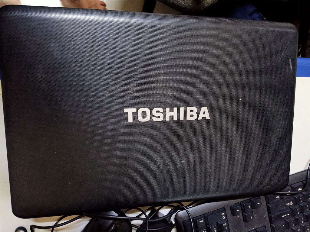 Toshiba i5 màn hình to rộng