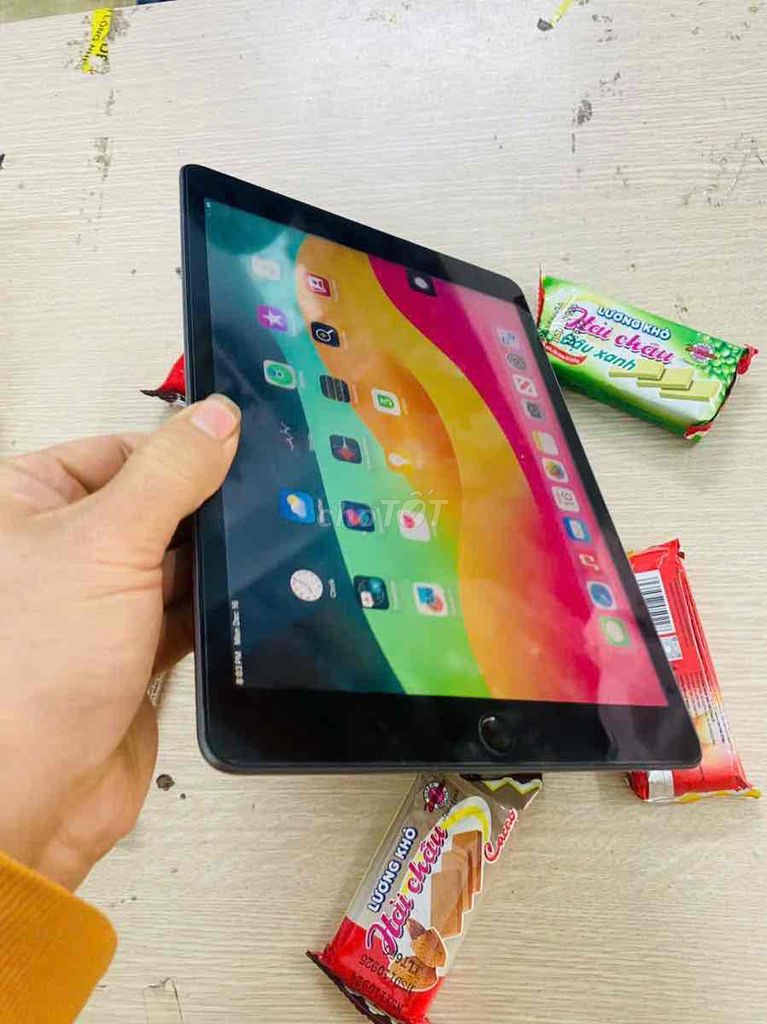 iPad gen 9- 64gb   wfi 4.5 tr  có  lộc lá đầu  năm