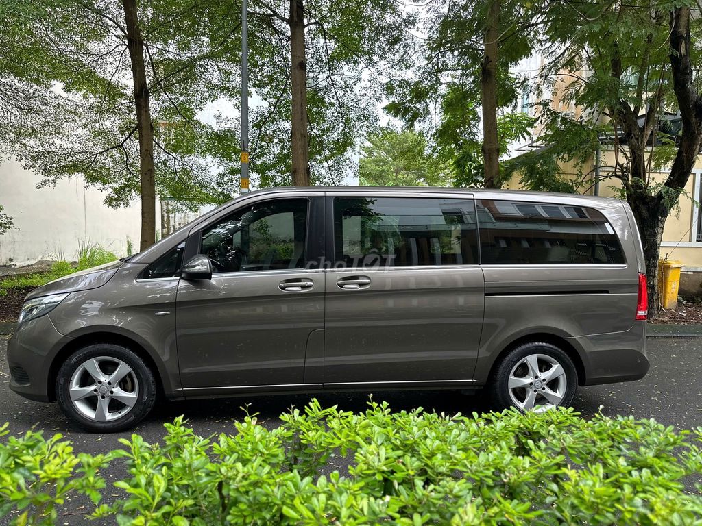 Mercedes-Benz V220d 2016 MPV песочно-коричневый