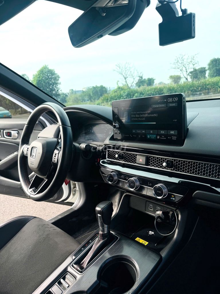 Honda Civic 2023 RS 1.5 AT - 32000 km. Mua bán Ô tô tại Thành phố Dĩ An Bình Dương được đăng bởi Siêu Thị Ô Tô Bình Dương  hình 16
