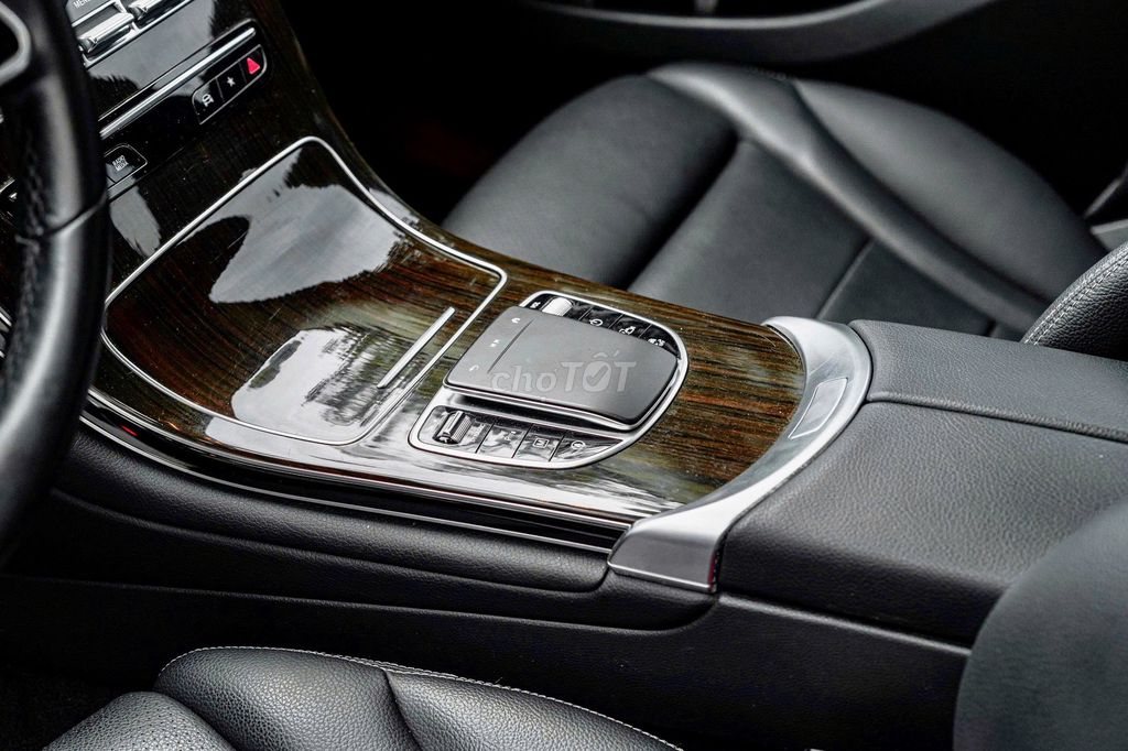Mercedes GLC200 sx 2022 - sang trọng hiện đại. Mua bán Ô tô tại Quận Gò Vấp Tp Hồ Chí Minh được đăng bởi Trường Nguyễn Xe Sang hình 15