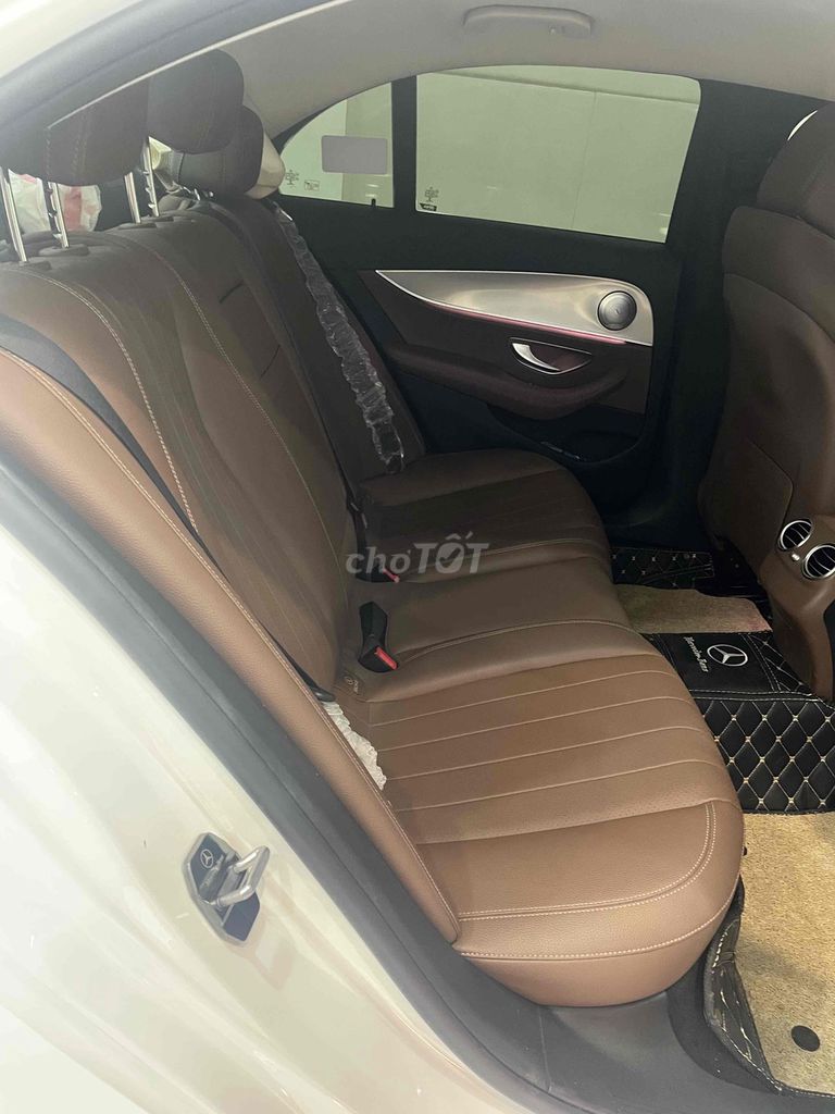 Mercedes Benz E Class 2020 E180 - 22000 km. Mua bán Ô tô tại Quận 12 Tp Hồ Chí Minh được đăng bởi ĐỖ CƯỜNG hình 4