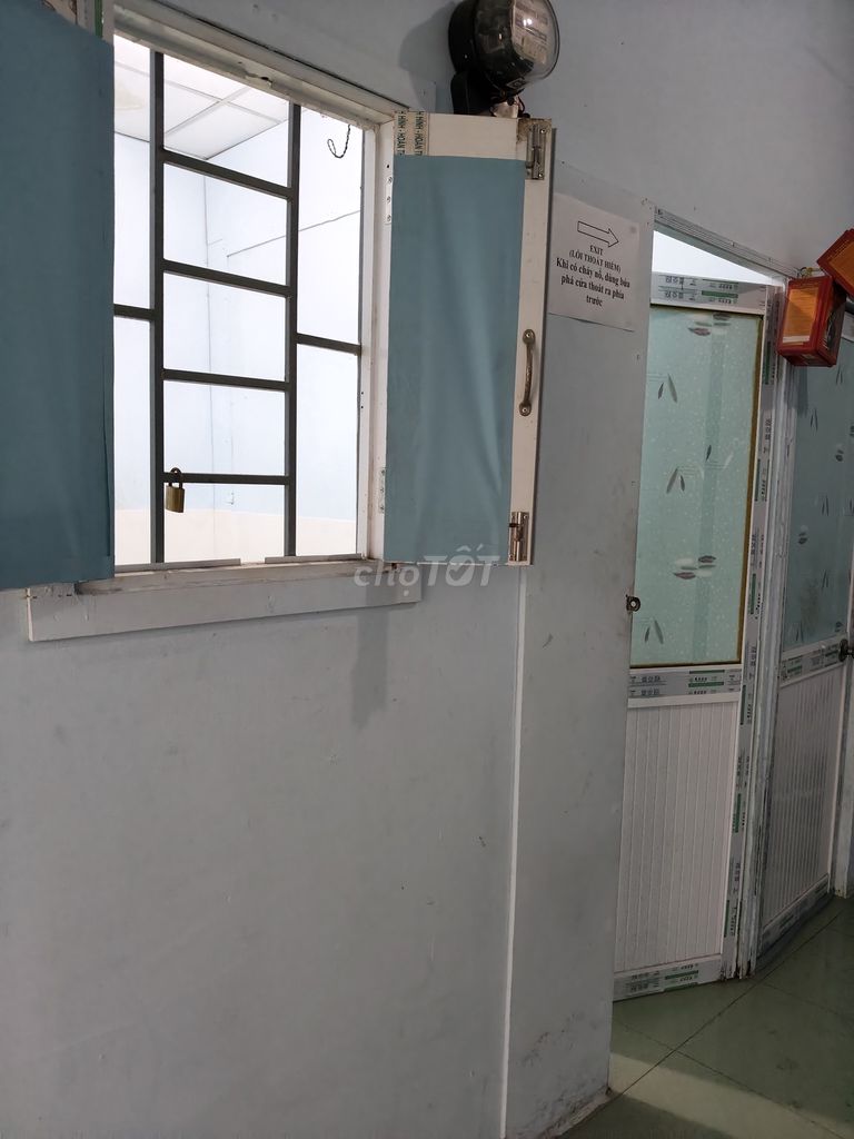 Phòng tại 202/48( số cũ 318/75) Phạm Văn Hai 