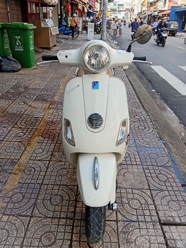 Cần bán xe vespa lx 125 zin đẹp. Mua bán Xe máy tại Quận 3 Tp Hồ Chí Minh được đăng bởi Nguyễn văn sùng hình 1