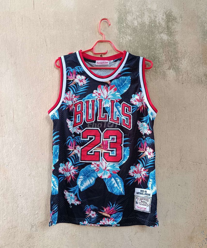 Bán áo Bulls : Mitchell & Ness ( mới 99% )