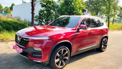 VinFast Lux SA2.0 Cao cấp Đỏ