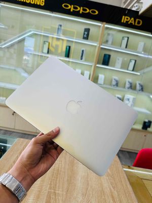 Macbook Air 2015 11inch  ĐẸP 99% - Core I5 - 128GB. Mua bán Laptop tại Quận Gò Vấp Tp Hồ Chí Minh được đăng bởi Trần Hoàn