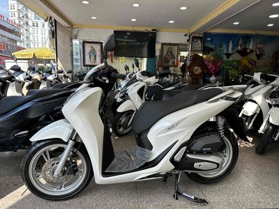 SH 125i ABS + HSTC 8/2025 Trắng BSTP Chính Chủ. Mua bán Xe máy tại Quận Phú Nhuận Tp Hồ Chí Minh được đăng bởi Ngô Hà