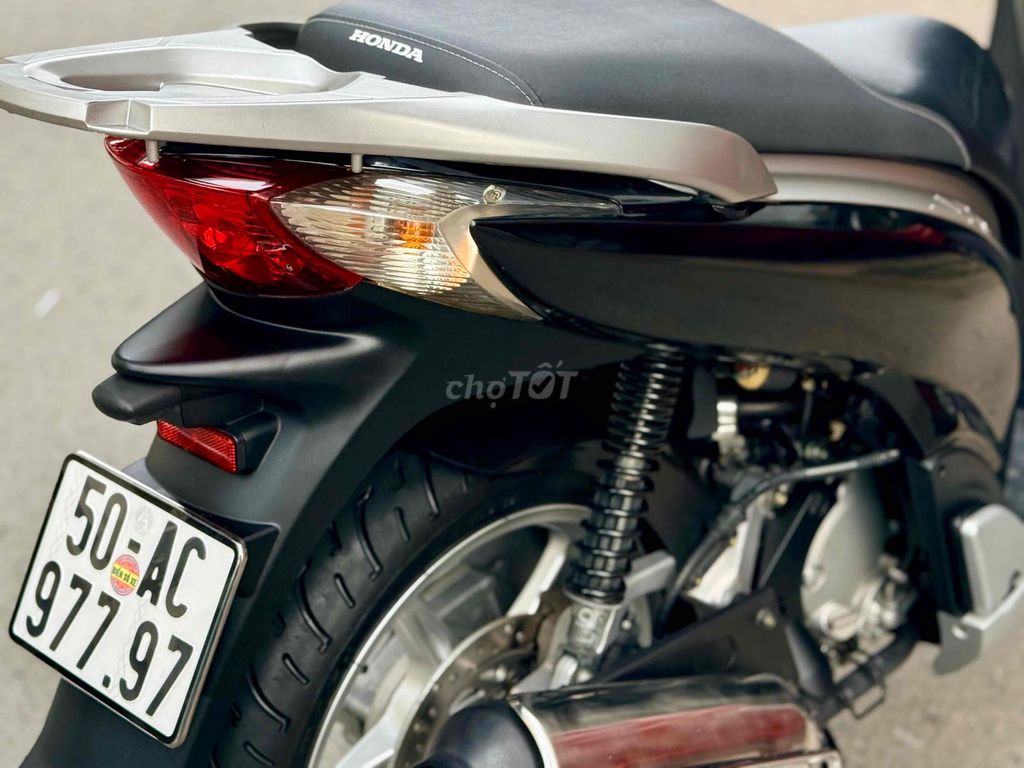 SH 150 Nhập Ý Sm 1039 BSĐG 977.97 Chính Chủ. Mua bán Xe máy tại Quận 6 Tp Hồ Chí Minh được đăng bởi Minh Thành  hình 13
