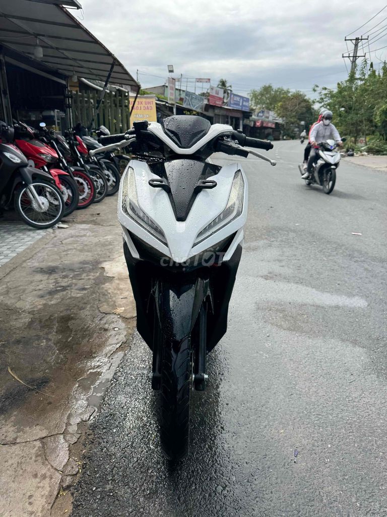 Honda Vario 2020 Trắng đen. Mua bán Xe máy tại Huyện Phong Điền Cần Thơ được đăng bởi Thanh Dang Hoang hình 1